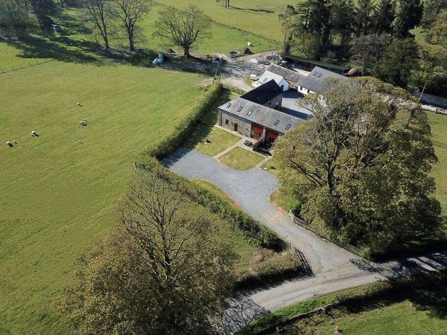 Peregrine Stable Cottage لياندوفيري المظهر الخارجي الصورة
