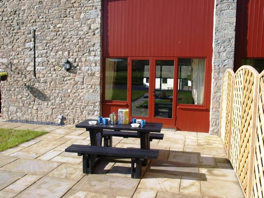 Peregrine Stable Cottage لياندوفيري المظهر الخارجي الصورة